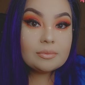 Meet your Posher, Debora